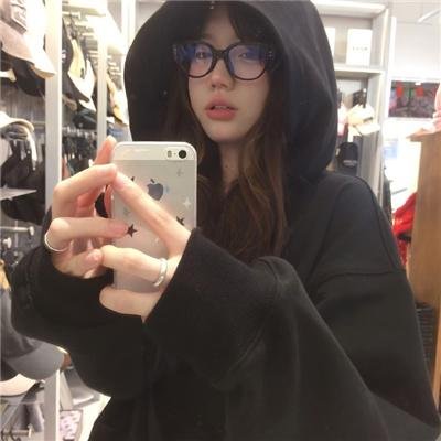 贺先生又在哄他的白月光了